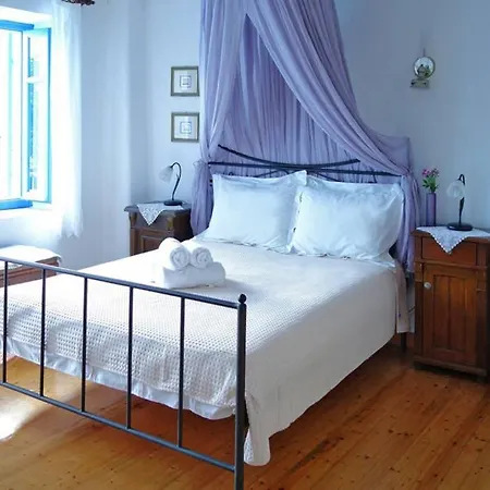 Chariklia Traditional House Alónnisos